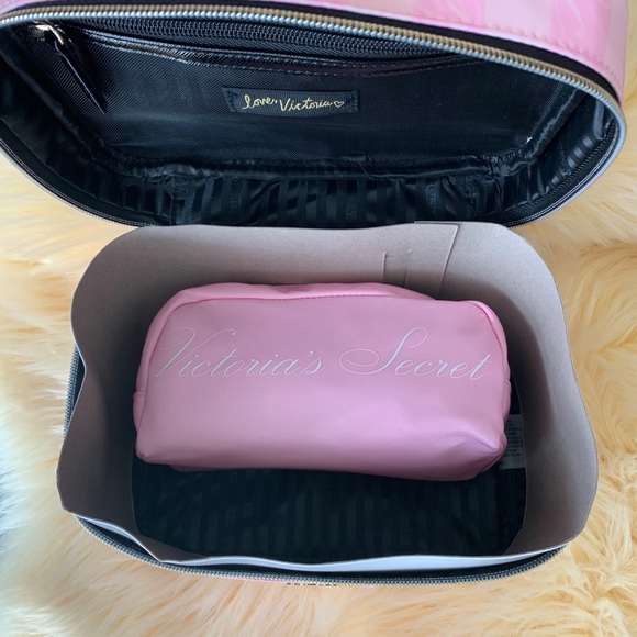 Victoria’s Secret Signature Striped Carry Case - Picture 3 of 12